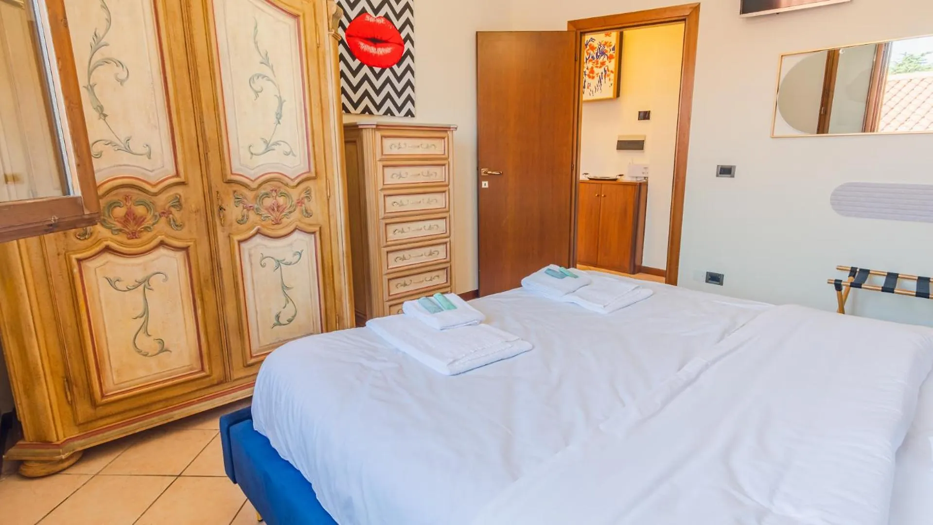 Sunset Lake View - Italian Homing Sirmione 0*,  Italien